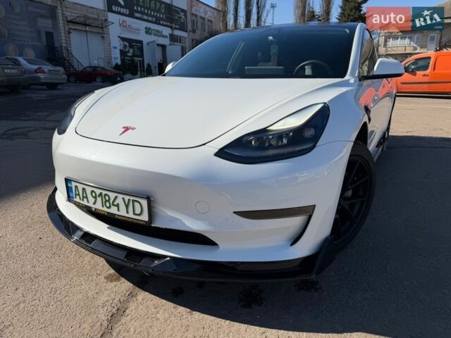 Белый Тесла Модель 3, объемом двигателя 0 л и пробегом 82 тыс. км за 19999 $, фото 4 на Automoto.ua