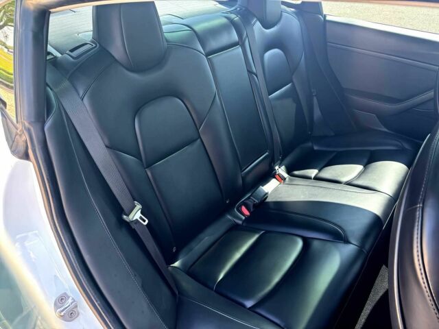 Білий Тесла Модель 3, об'ємом двигуна 0 л та пробігом 15 тис. км за 14200 $, фото 10 на Automoto.ua