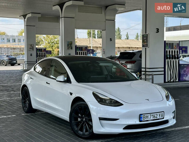 Тесла Модель 3 2021 у Одесі на Automoto.ua Білий Тесла Модель 3, об'ємом двигуна 0 л та пробігом 98 тис. км за 17800 $, фото 34 на Automoto.ua