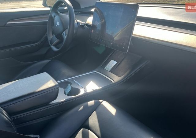 Белый Тесла Модель 3, объемом двигателя 0 л и пробегом 168 тыс. км за 17500 $, фото 8 на Automoto.ua