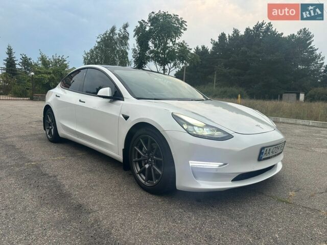 Белый Тесла Модель 3, объемом двигателя 0 л и пробегом 98 тыс. км за 18750 $, фото 3 на Automoto.ua