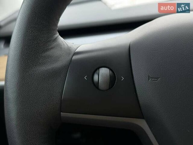 Білий Тесла Модель 3, об'ємом двигуна 0 л та пробігом 185 тис. км за 13900 $, фото 26 на Automoto.ua
