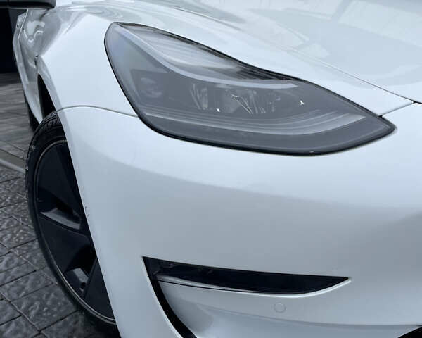 Белый Тесла Модель 3, объемом двигателя 0 л и пробегом 145 тыс. км за 20500 $, фото 19 на Automoto.ua