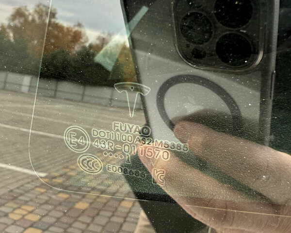 Белый Тесла Модель 3, объемом двигателя 0 л и пробегом 98 тыс. км за 19000 $, фото 12 на Automoto.ua