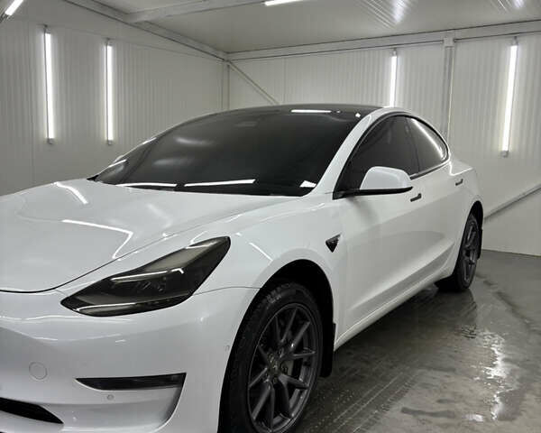 Білий Тесла Модель 3, об'ємом двигуна 0 л та пробігом 113 тис. км за 20200 $, фото 11 на Automoto.ua