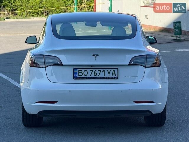 Белый Тесла Модель 3, объемом двигателя 0 л и пробегом 105 тыс. км за 18999 $, фото 5 на Automoto.ua