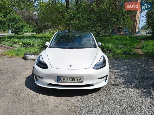 Белый Тесла Модель 3, объемом двигателя 0 л и пробегом 64 тыс. км за 18500 $, фото 1 на Automoto.ua