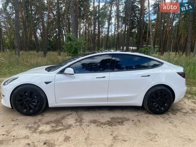 Білий Тесла Модель 3, об'ємом двигуна 0 л та пробігом 56 тис. км за 18900 $, фото 3 на Automoto.ua