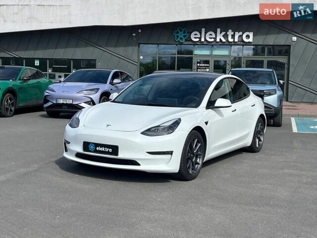 Білий Тесла Модель 3, об'ємом двигуна 0 л та пробігом 131 тис. км за 19700 $, фото 6 на Automoto.ua