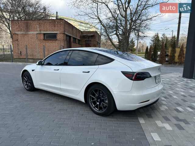 Белый Тесла Модель 3, объемом двигателя 0 л и пробегом 37 тыс. км за 19999 $, фото 29 на Automoto.ua