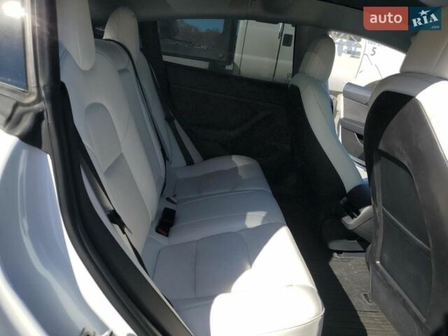 Белый Тесла Модель 3, объемом двигателя 0 л и пробегом 69 тыс. км за 5900 $, фото 9 на Automoto.ua