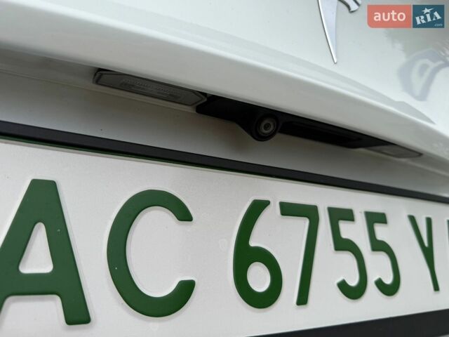 Белый Тесла Модель 3, объемом двигателя 0 л и пробегом 90 тыс. км за 14888 $, фото 26 на Automoto.ua