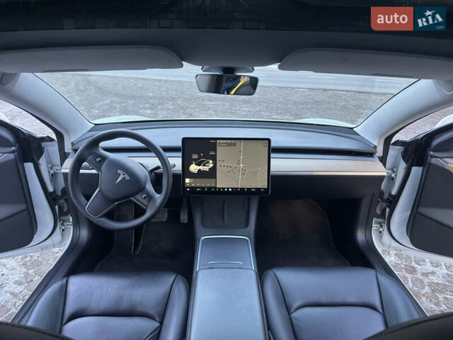 Белый Тесла Модель 3, объемом двигателя 0 л и пробегом 117 тыс. км за 19899 $, фото 16 на Automoto.ua