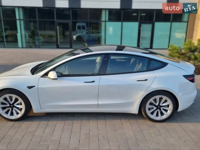 Белый Тесла Модель 3, объемом двигателя 0 л и пробегом 74 тыс. км за 18300 $, фото 4 на Automoto.ua