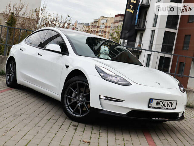 Белый Тесла Модель 3, объемом двигателя 0 л и пробегом 35 тыс. км за 21000 $, фото 60 на Automoto.ua