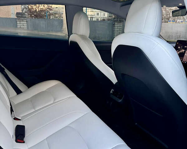 Белый Тесла Модель 3, объемом двигателя 0 л и пробегом 89 тыс. км за 21000 $, фото 7 на Automoto.ua