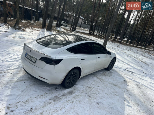 Білий Тесла Модель 3, об'ємом двигуна 0 л та пробігом 70 тис. км за 19999 $, фото 4 на Automoto.ua