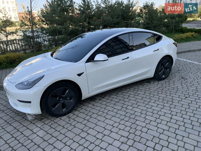 Белый Тесла Модель 3, объемом двигателя 0 л и пробегом 73 тыс. км за 21000 $, фото 1 на Automoto.ua