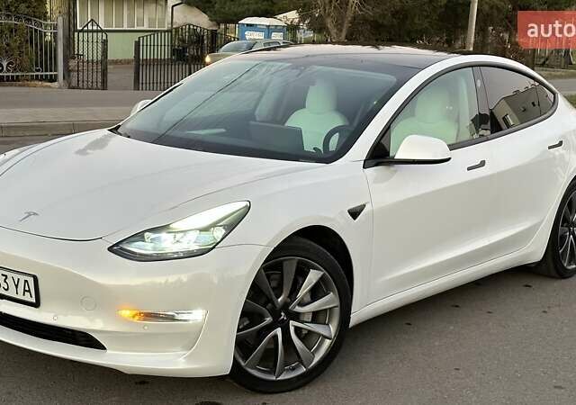 Білий Тесла Модель 3, об'ємом двигуна 0 л та пробігом 35 тис. км за 21999 $, фото 8 на Automoto.ua