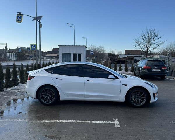 Білий Тесла Модель 3, об'ємом двигуна 0 л та пробігом 69 тис. км за 19450 $, фото 2 на Automoto.ua