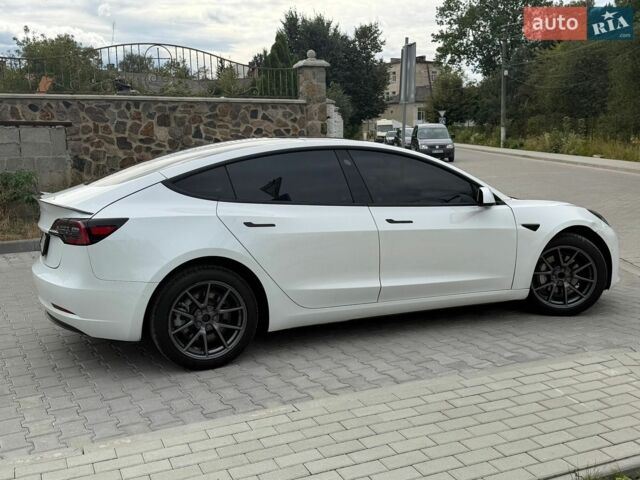 Белый Тесла Модель 3, объемом двигателя 0 л и пробегом 90 тыс. км за 14888 $, фото 10 на Automoto.ua
