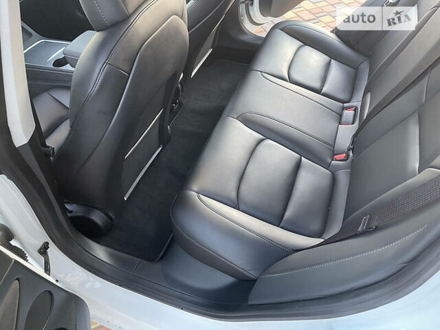 Білий Тесла Модель 3, об'ємом двигуна 0 л та пробігом 34 тис. км за 19500 $, фото 32 на Automoto.ua