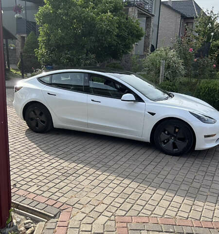 Білий Тесла Модель 3, об'ємом двигуна 0 л та пробігом 35 тис. км за 17600 $, фото 3 на Automoto.ua