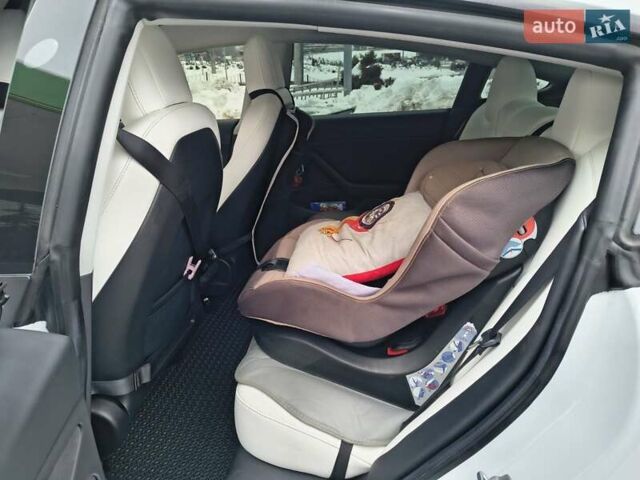 Білий Тесла Модель 3, об'ємом двигуна 0 л та пробігом 87 тис. км за 16500 $, фото 5 на Automoto.ua