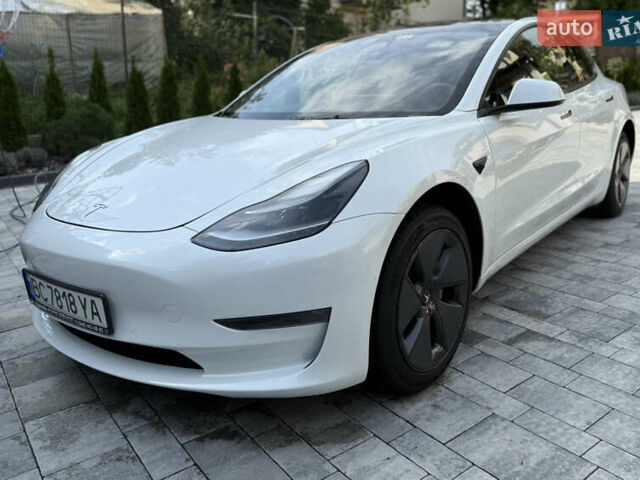 Білий Тесла Модель 3, об'ємом двигуна 0 л та пробігом 32 тис. км за 26900 $, фото 1 на Automoto.ua