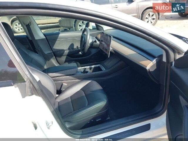 Білий Тесла Модель 3, об'ємом двигуна 0 л та пробігом 104 тис. км за 5300 $, фото 6 на Automoto.ua