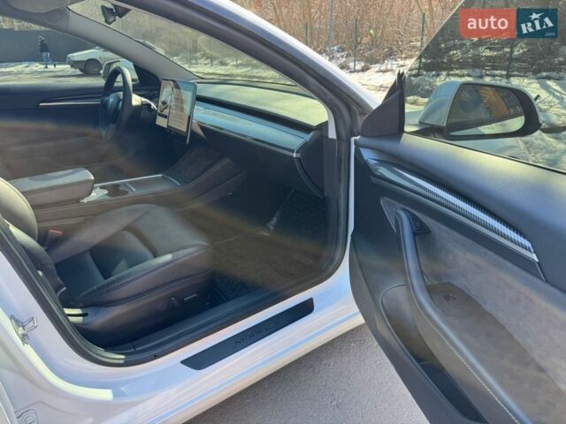 Білий Тесла Модель 3, об'ємом двигуна 0 л та пробігом 77 тис. км за 19800 $, фото 10 на Automoto.ua