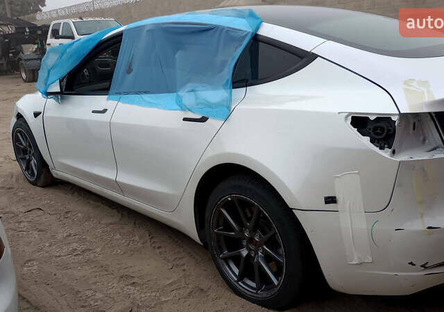 Белый Тесла Модель 3, объемом двигателя 0 л и пробегом 60 тыс. км за 19000 $, фото 15 на Automoto.ua