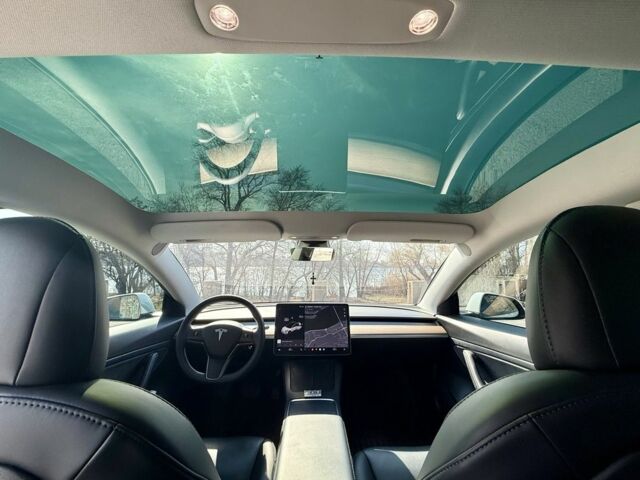 Белый Тесла Модель 3, объемом двигателя 0 л и пробегом 60 тыс. км за 17999 $, фото 4 на Automoto.ua