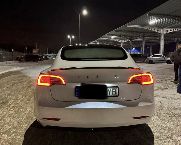 Белый Тесла Модель 3, объемом двигателя 0 л и пробегом 120 тыс. км за 18200 $, фото 2 на Automoto.ua