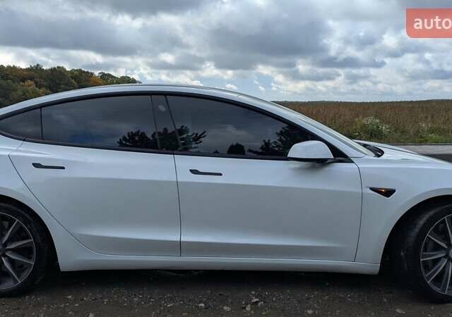 Белый Тесла Модель 3, объемом двигателя 0 л и пробегом 59 тыс. км за 22499 $, фото 3 на Automoto.ua