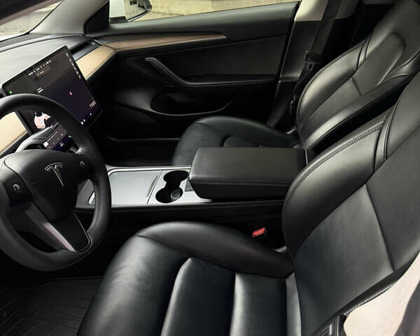 Білий Тесла Модель 3, об'ємом двигуна 0 л та пробігом 146 тис. км за 23500 $, фото 18 на Automoto.ua