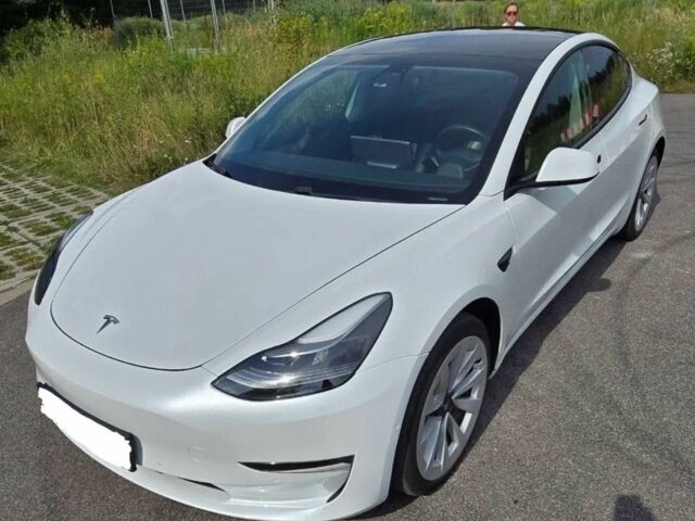 Белый Тесла Модель 3, объемом двигателя 0 л и пробегом 62 тыс. км за 10000 $, фото 3 на Automoto.ua