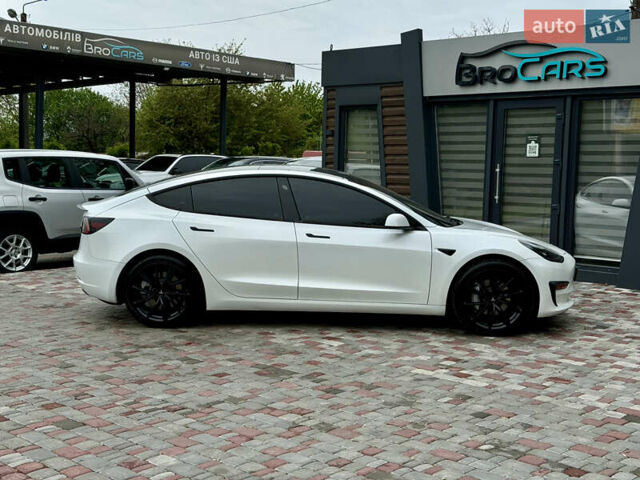 Білий Тесла Модель 3, об'ємом двигуна 0 л та пробігом 61 тис. км за 22700 $, фото 42 на Automoto.ua