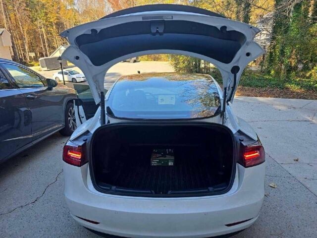 Білий Тесла Модель 3, об'ємом двигуна 0 л та пробігом 97 тис. км за 15500 $, фото 5 на Automoto.ua