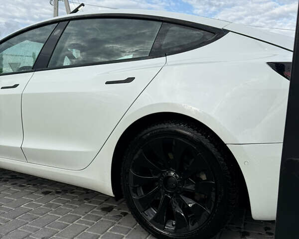 Тесла Модель 3 2021 у Києві на Automoto.ua Білий Тесла Модель 3, об'ємом двигуна 0 л та пробігом 200 тис. км за 16500 $, фото 5 на Automoto.ua