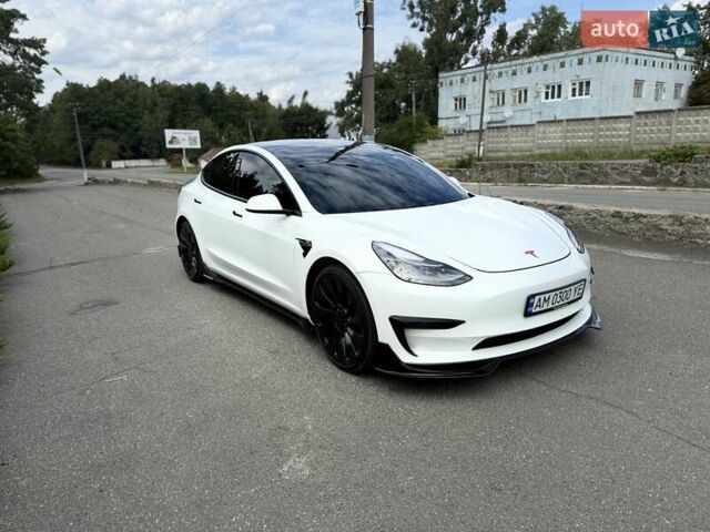 Білий Тесла Модель 3, об'ємом двигуна 0 л та пробігом 75 тис. км за 25600 $, фото 4 на Automoto.ua