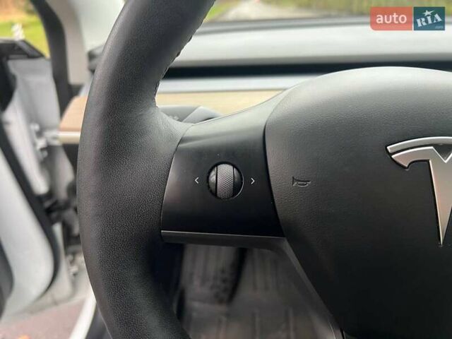 Білий Тесла Модель 3, об'ємом двигуна 0 л та пробігом 154 тис. км за 13999 $, фото 39 на Automoto.ua