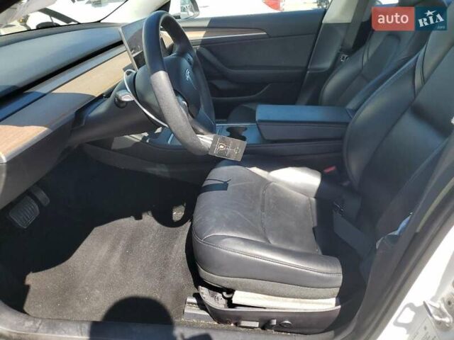 Білий Тесла Модель 3, об'ємом двигуна 0 л та пробігом 73 тис. км за 16700 $, фото 7 на Automoto.ua