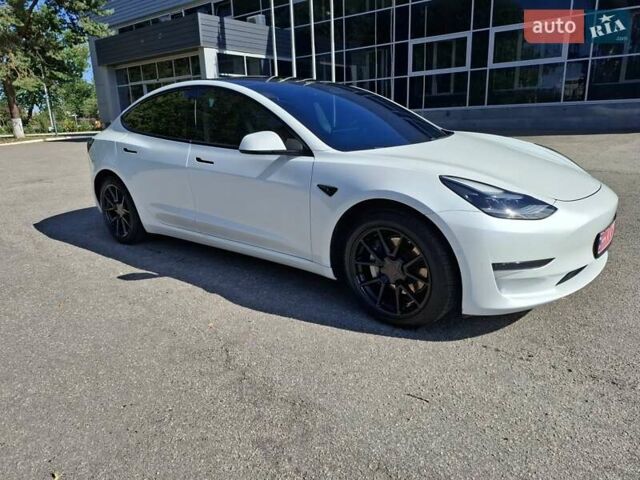 Белый Тесла Модель 3, объемом двигателя 0 л и пробегом 105 тыс. км за 20800 $, фото 10 на Automoto.ua