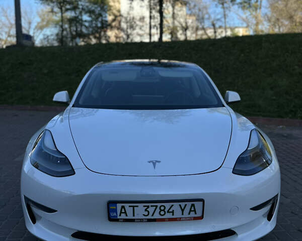 Белый Тесла Модель 3, объемом двигателя 0 л и пробегом 86 тыс. км за 21800 $, фото 11 на Automoto.ua