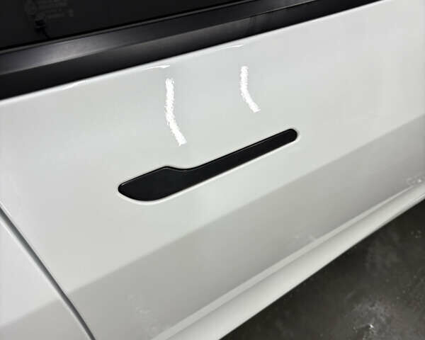 Білий Тесла Модель 3, об'ємом двигуна 0 л та пробігом 113 тис. км за 20200 $, фото 32 на Automoto.ua