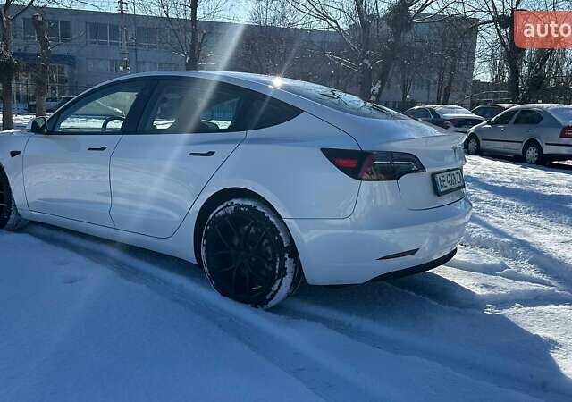 Белый Тесла Модель 3, объемом двигателя 0 л и пробегом 11 тыс. км за 20400 $, фото 4 на Automoto.ua