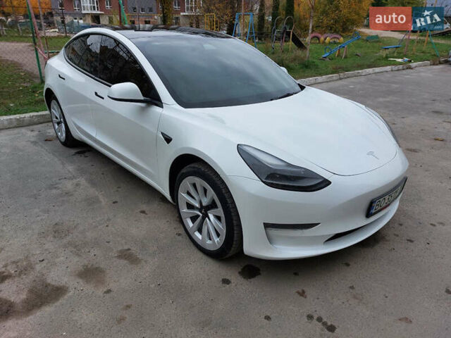 Белый Тесла Модель 3, объемом двигателя 0 л и пробегом 70 тыс. км за 21999 $, фото 30 на Automoto.ua