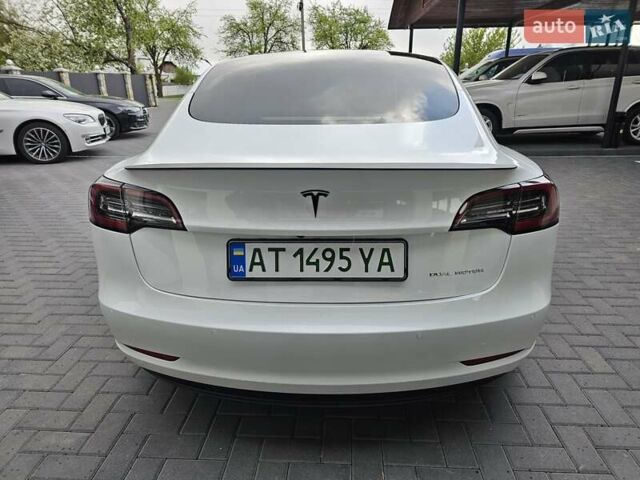 Білий Тесла Модель 3, об'ємом двигуна 0 л та пробігом 103 тис. км за 25700 $, фото 23 на Automoto.ua