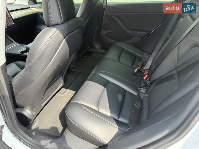 Білий Тесла Модель 3, об'ємом двигуна 0 л та пробігом 49 тис. км за 35000 $, фото 9 на Automoto.ua